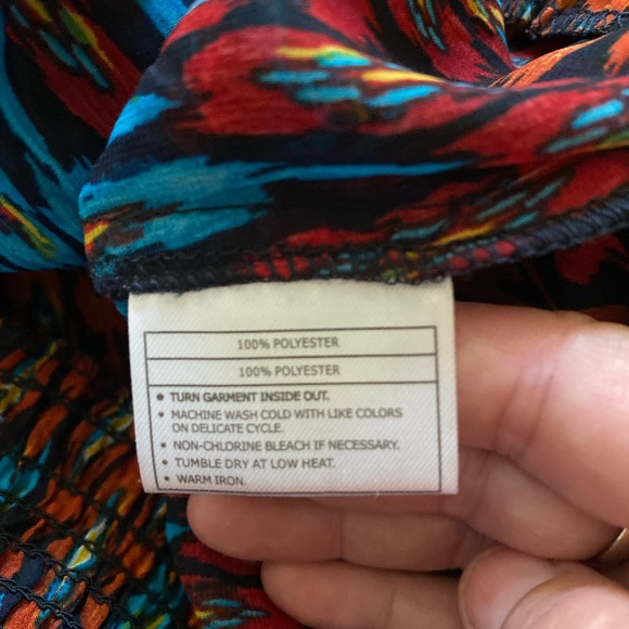 Ariat long sleeved women’s shirt. Size large - Picture 6 of 7